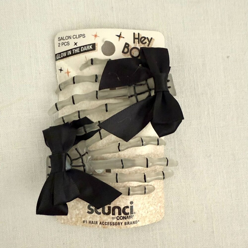 Scunci Glow In The Dark Skeleton Hand Hair Clips Black Bows Halloween Goth New - Picture 3 of 12